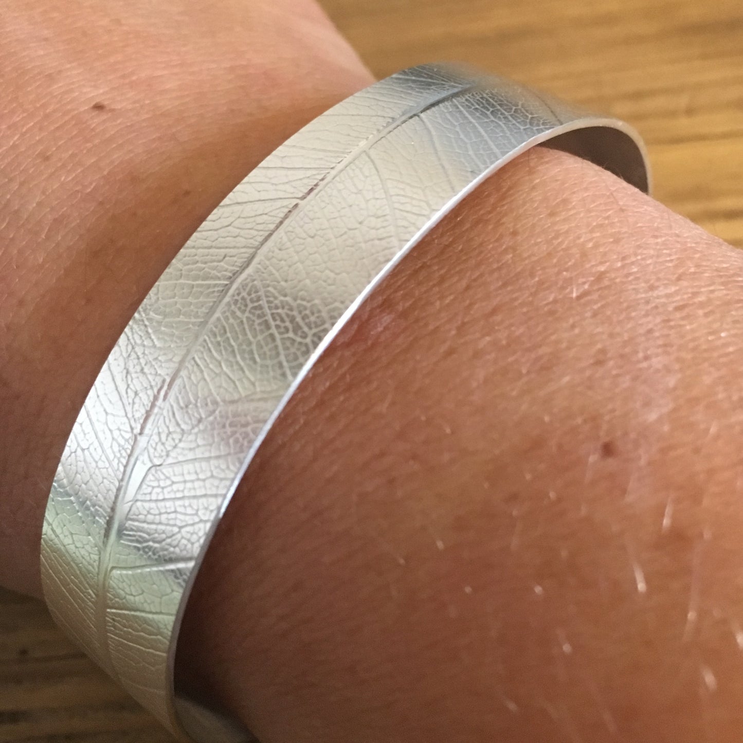 Leaves Armband Inse Breed